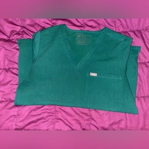 FIGS Hunter Green One Pocket Top (M)